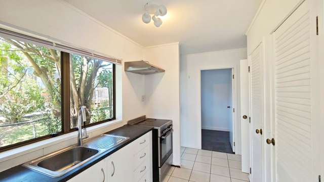 2/12 Kaipatiki Road Glenfield_3