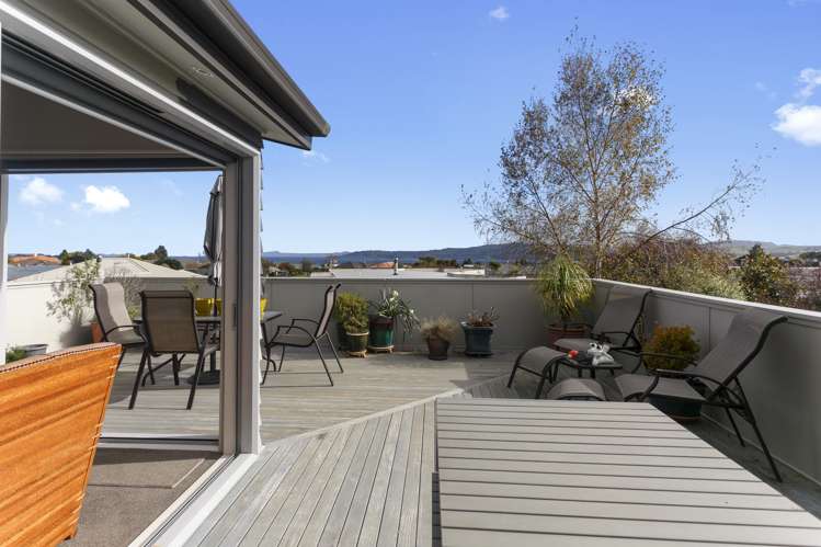 5 Magnolia Rise Waipahihi_13