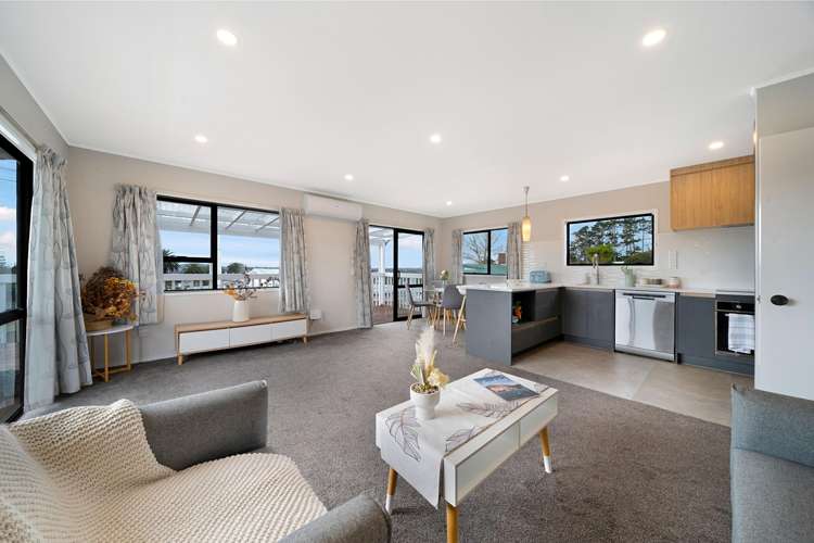 2/40C West Coast Road_4