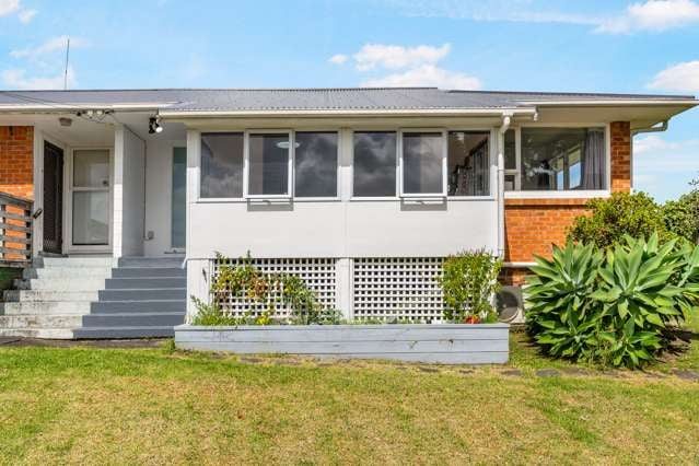 Motivated Owner - Features that Impress!