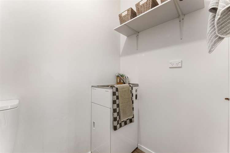 1/12 Farnham Drive Richmond_16