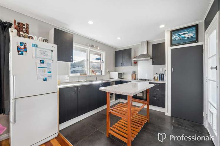 38 Russell Road Wainuiomata_5