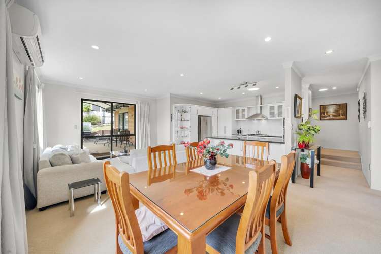 16 Leafield Crescent Henderson_25