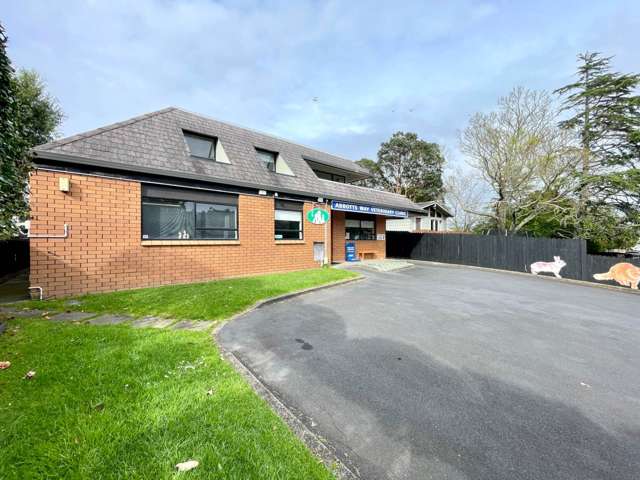 North-Facing 3-Bedroom Unit above the Abbotts ...