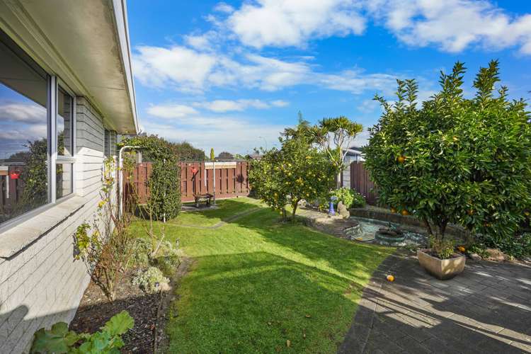 14 Leslie Place Deanwell_12