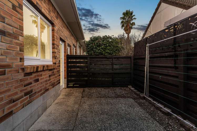 1b The Circle Manly_13