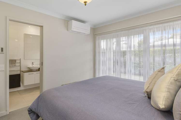 31 Chateau Crescent Rangatira Park_15