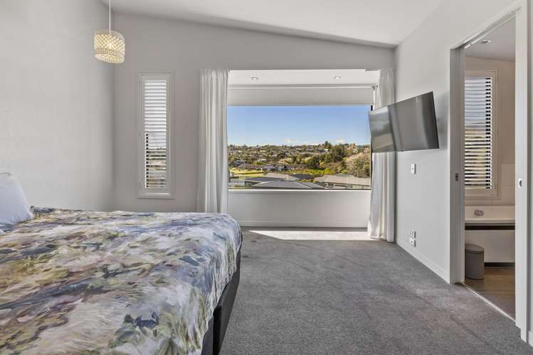 1/5 The Moorings Two Mile Bay_22