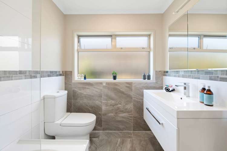 12 Ross Crescent Orewa_17