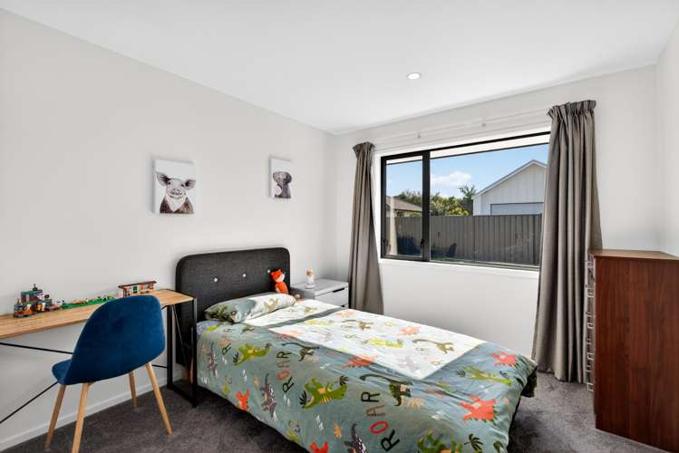 609 Lyndhurst Road Frimley_13