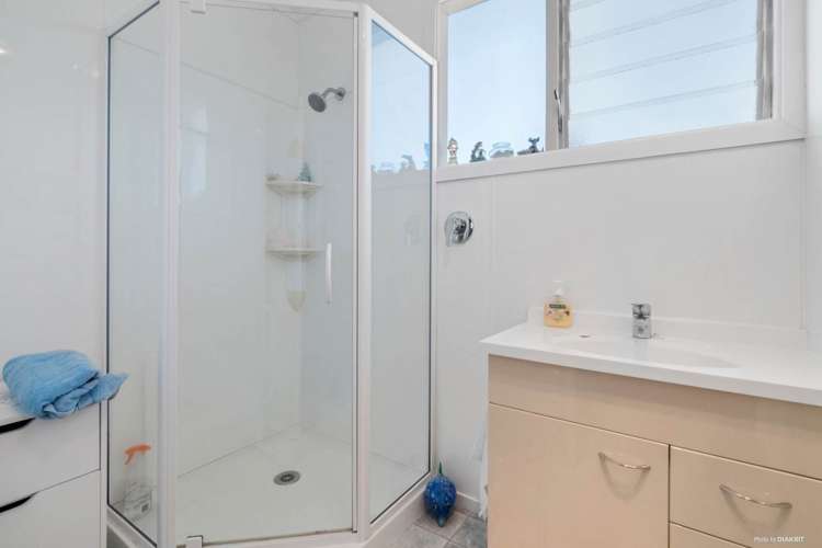 16 Eskdale Road Birkdale_12