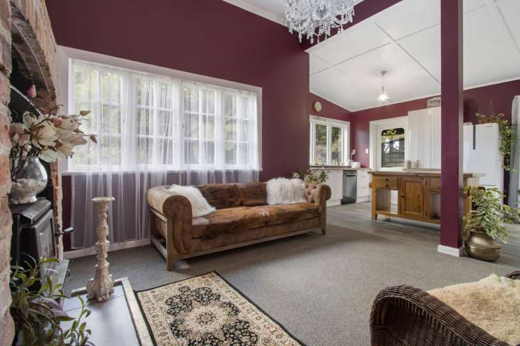 8 Banks Lane Waikino_6