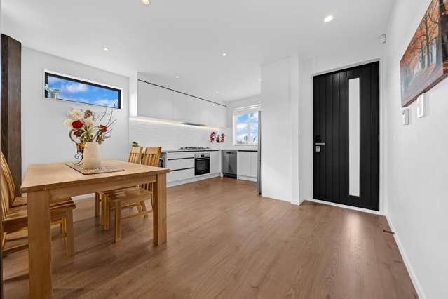 6 Manahau Lane Flat Bush_2