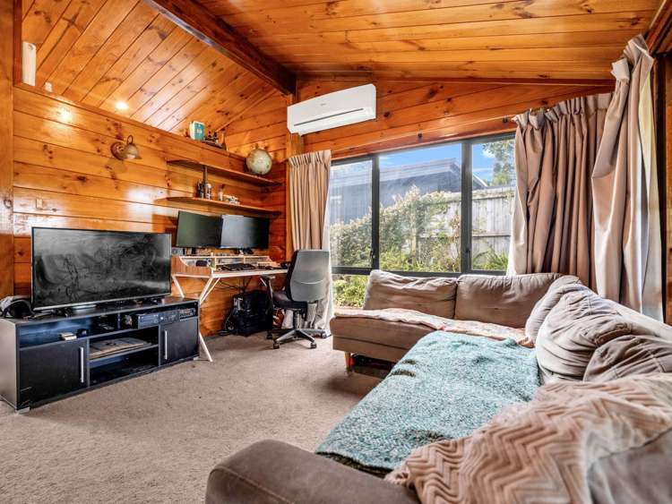 27 Ray Small Drive Papakura_7