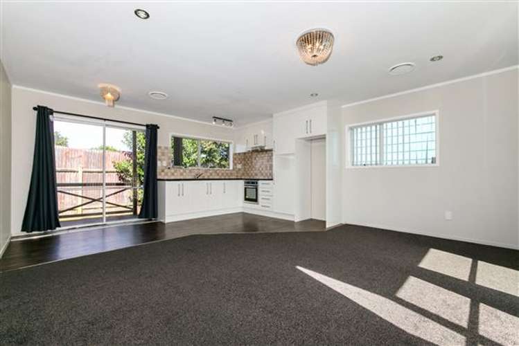 2/92 Kenderdine Road Papatoetoe_3