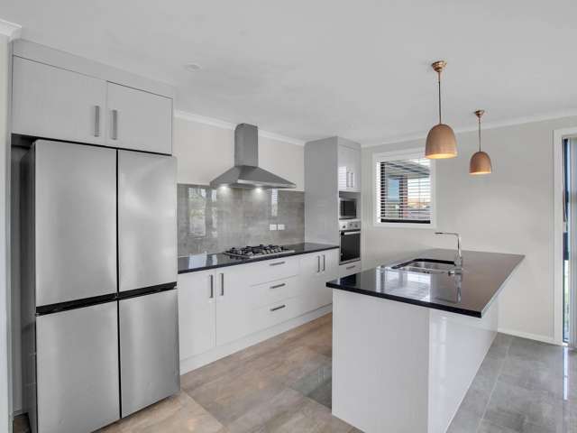 26 Cabourne Drive Glenview_3