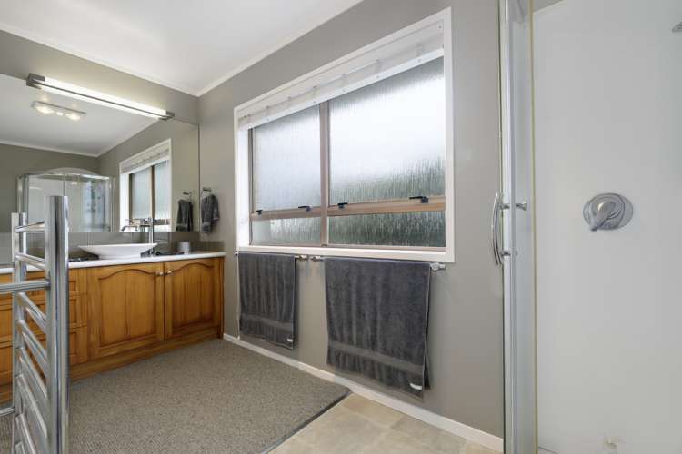 55 Eaton Crescent Matua_12