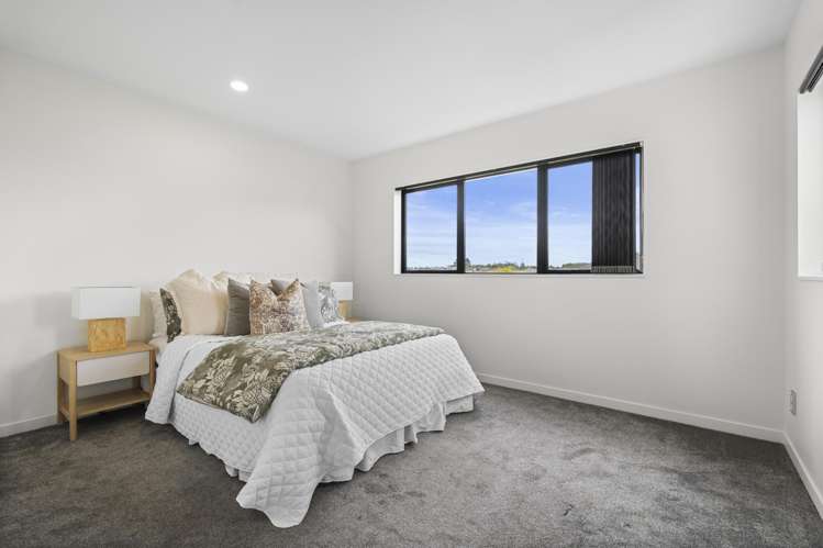 8 Dinning Road Riverhead_17