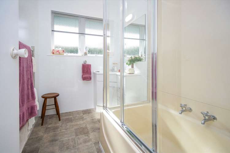 2/10 Alana Place Mount Wellington_13