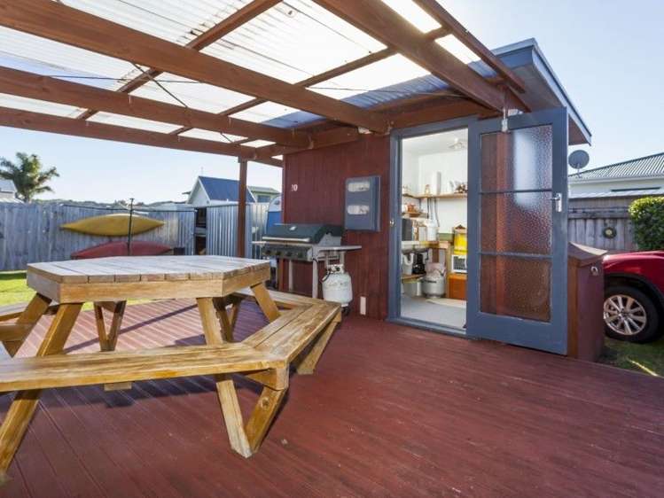 10 Hawk Hill Crescent Cooks Beach_19