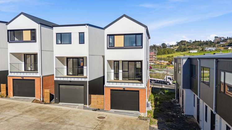 16 Vista Estate Boulevard_1
