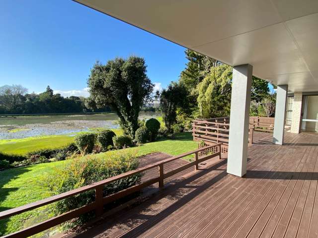 3 Bedroom with Stunning Waterfront Views!