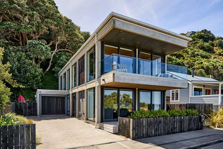 196 The Esplanade Island Bay_24