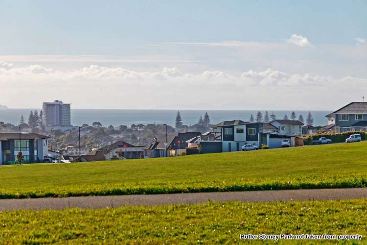 2 Carthey Road Wainui_16