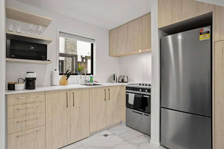  8/10 Fathom Place Te Atatū Peninsula_3