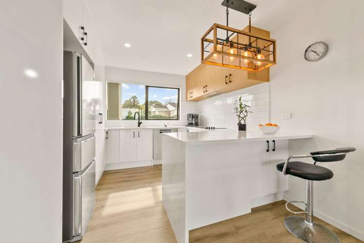 7/27 Carole Crescent_3