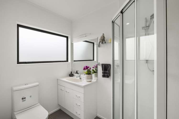 2/214 Moore Street Howick_19
