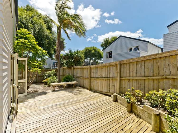 1/24 Fields Parade Oteha_16