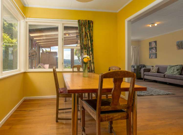 9 Holmes Grove Naenae_5