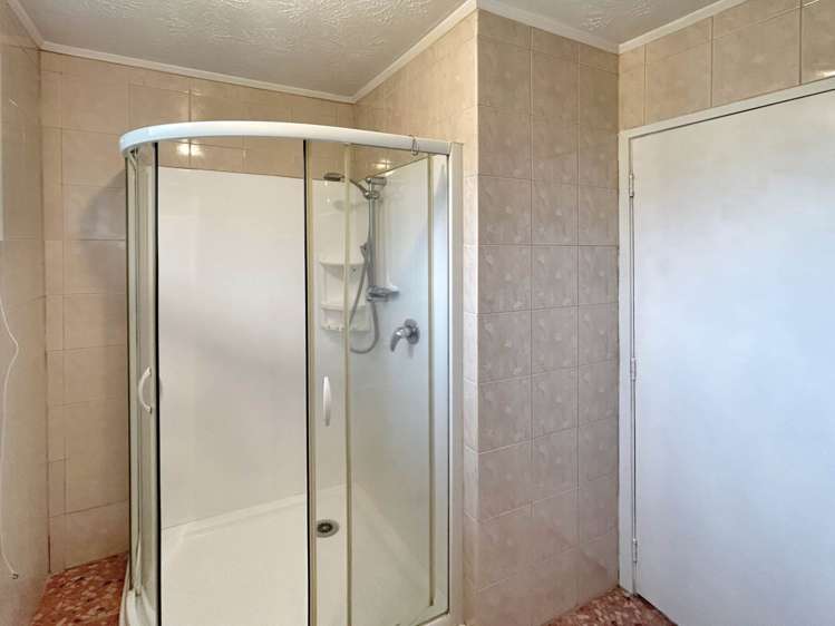 41 Adam Sunde Place Glen Eden_9