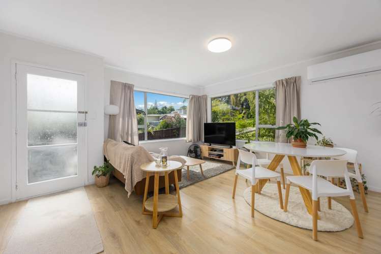 2/80 Peach Road Glenfield_8