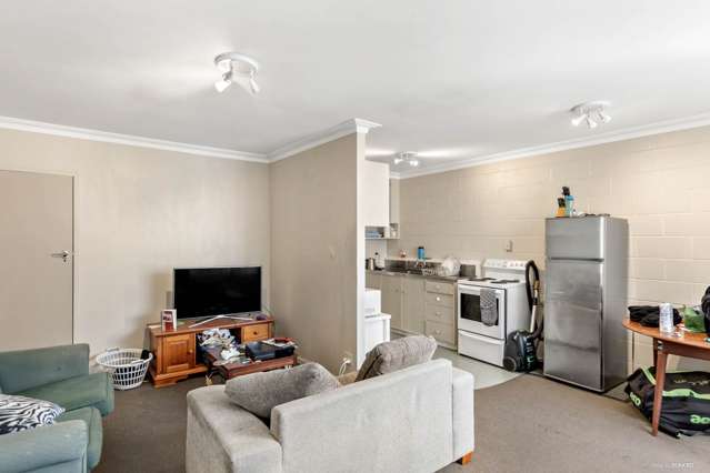 2/12 Kings Road Panmure_3