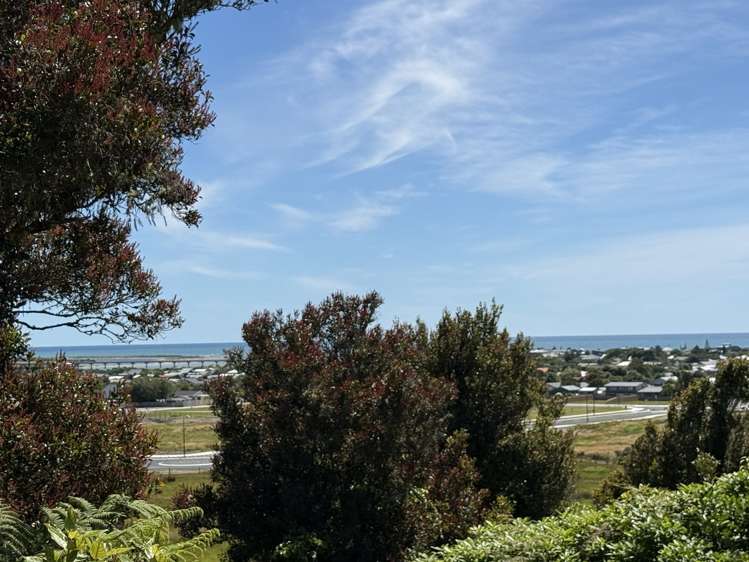 11 Racecourse Terrace Rise Hokitika_17