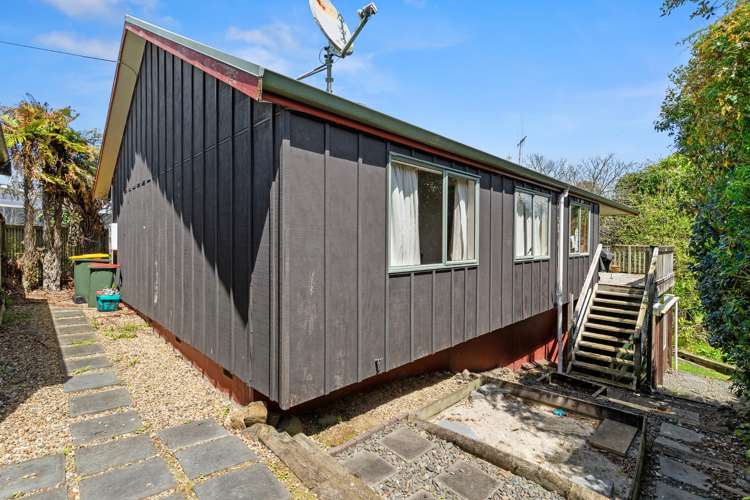 17b Morrison Crescent Glenview_13