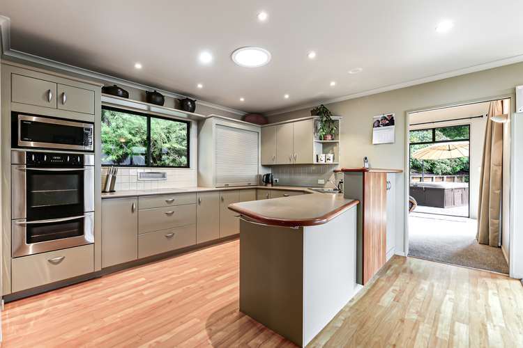 13 Sycamore Place Pukete_12