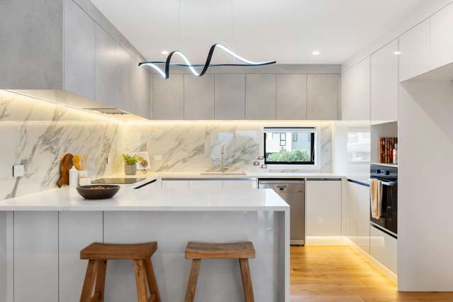 MODERN LIVING - HIGH QUALITY & LOW MAINTENANCE!