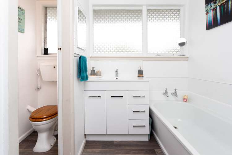 19 Kathleen Crescent Hornby_8