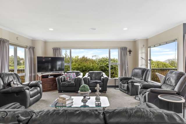 Space, Sun & Privacy, Easy Family Living