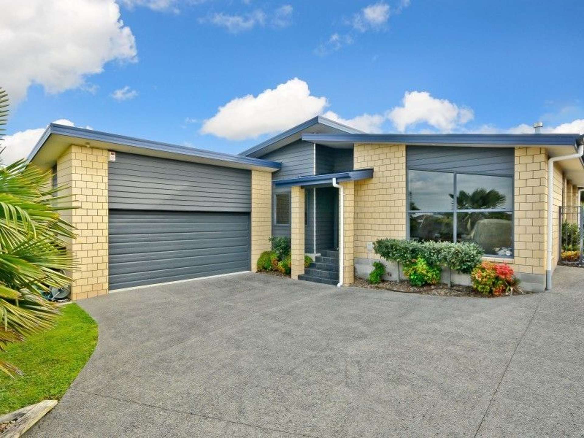 92 Farnborough Drive Grandview Heights_0