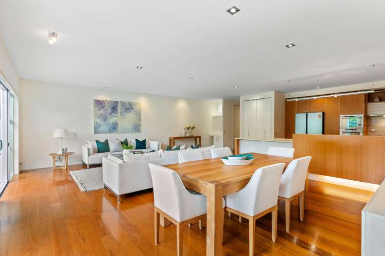 5/258 Hurstmere Road Takapuna_5