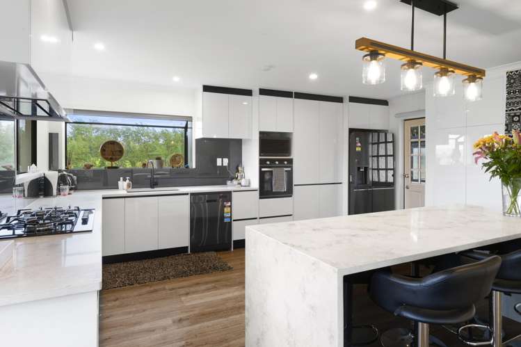 540 Runciman Road Drury_3