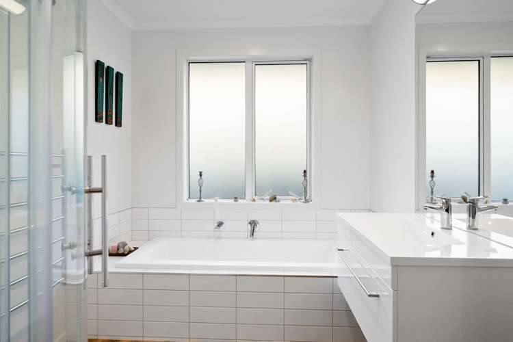 10E Village Lane Stoke_12