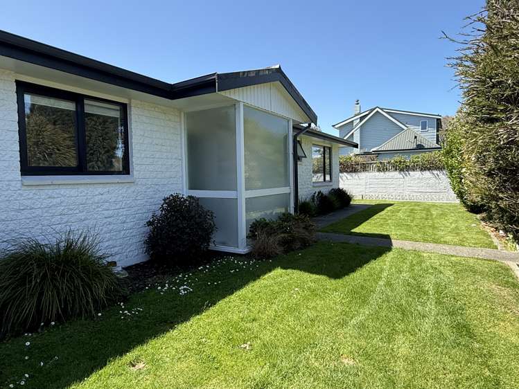 52 Newcastle Street Windsor_31