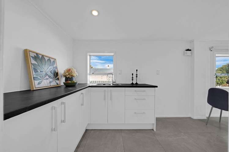 1/4 Preston Avenue Mt Albert_19
