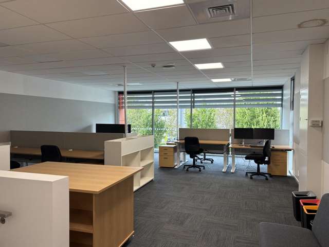 Unit B3, 92 Russley Road Russley_2