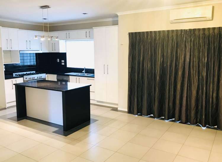 8 Beggs Way Flat Bush_4